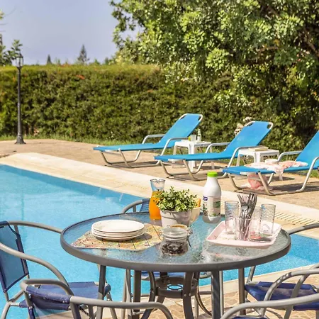 Villa Chara Mari Lachi